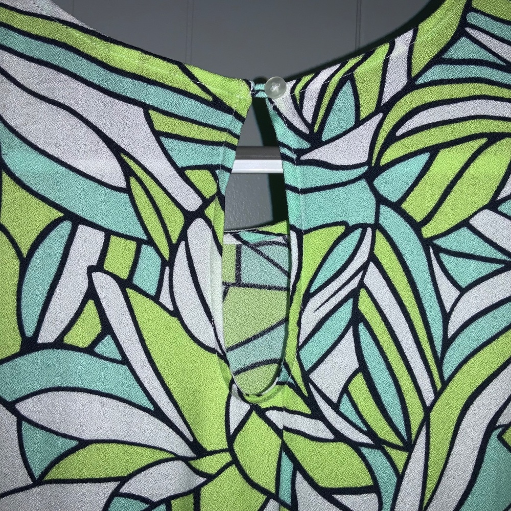 Crown & Ivy botanical print peplum blouse Sz XL bell sleeves keyhole back close - Picture 5 of 6